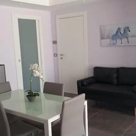 Lägenhet Ai Piedi Della Collina *